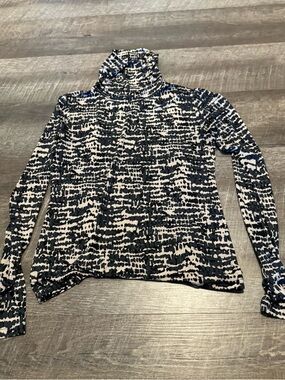 Evereve Turtleneck Pattern Top